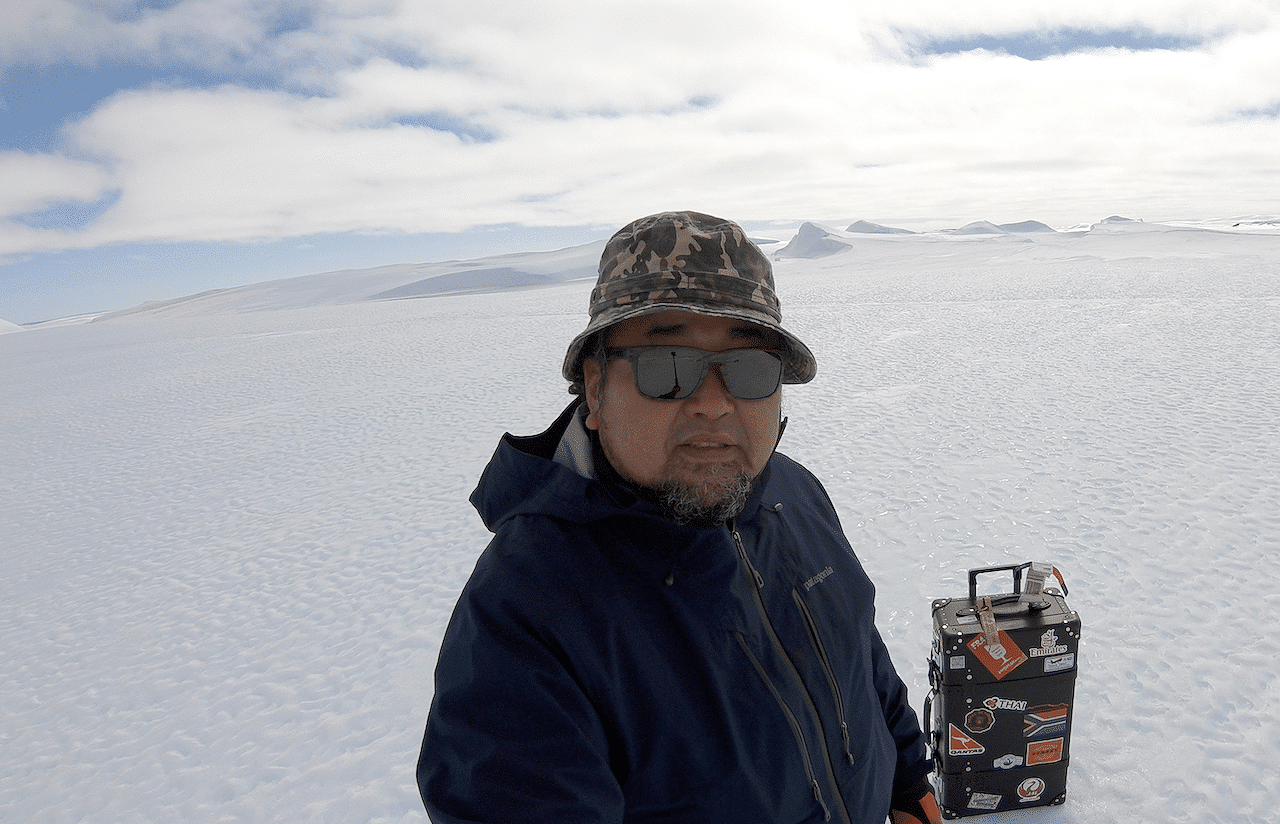 Globetrotting With Uncle Antarctica - GLOBE-TROTTER