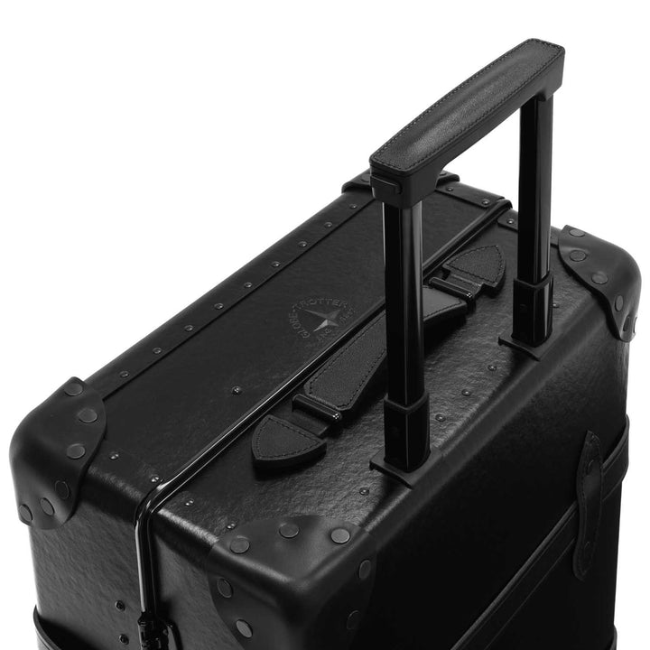 Globe-Trotter | Carry-On | 4W | Midnight | Luxury Cabin Luggage Globe-Trotter | Carry-On | 4W | Midnight | Luxury Cabin Luggage