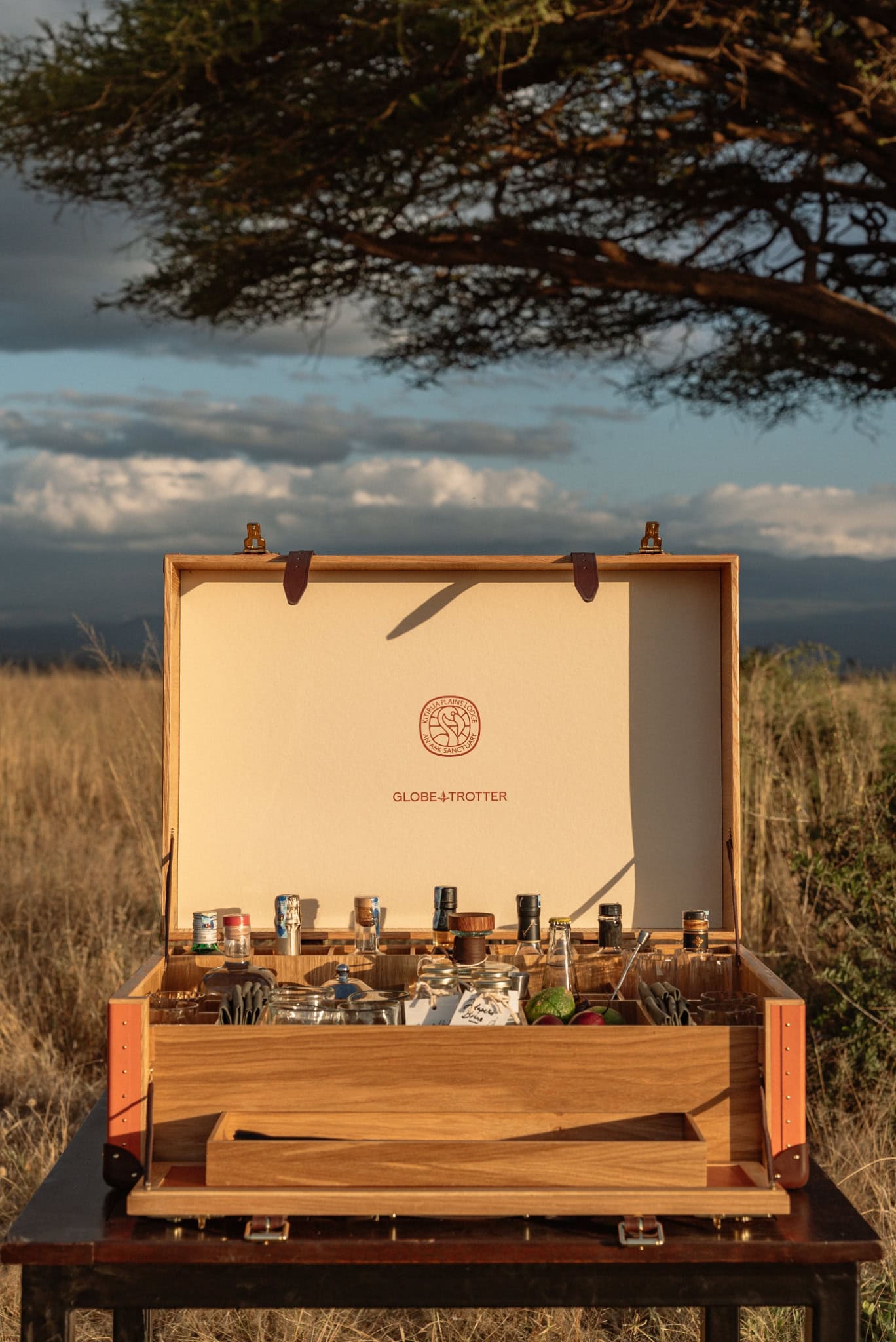 GLOBE-TROTTER