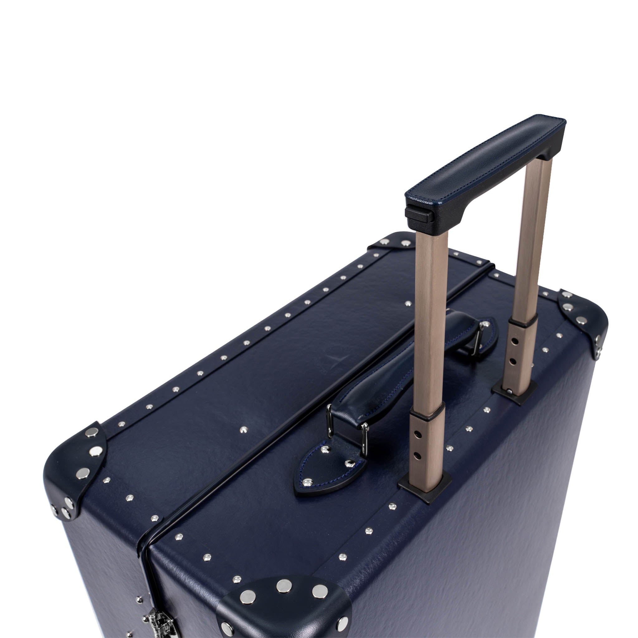 Peanuts - 2026 · Large Check-In | Navy/Navy/Chrome