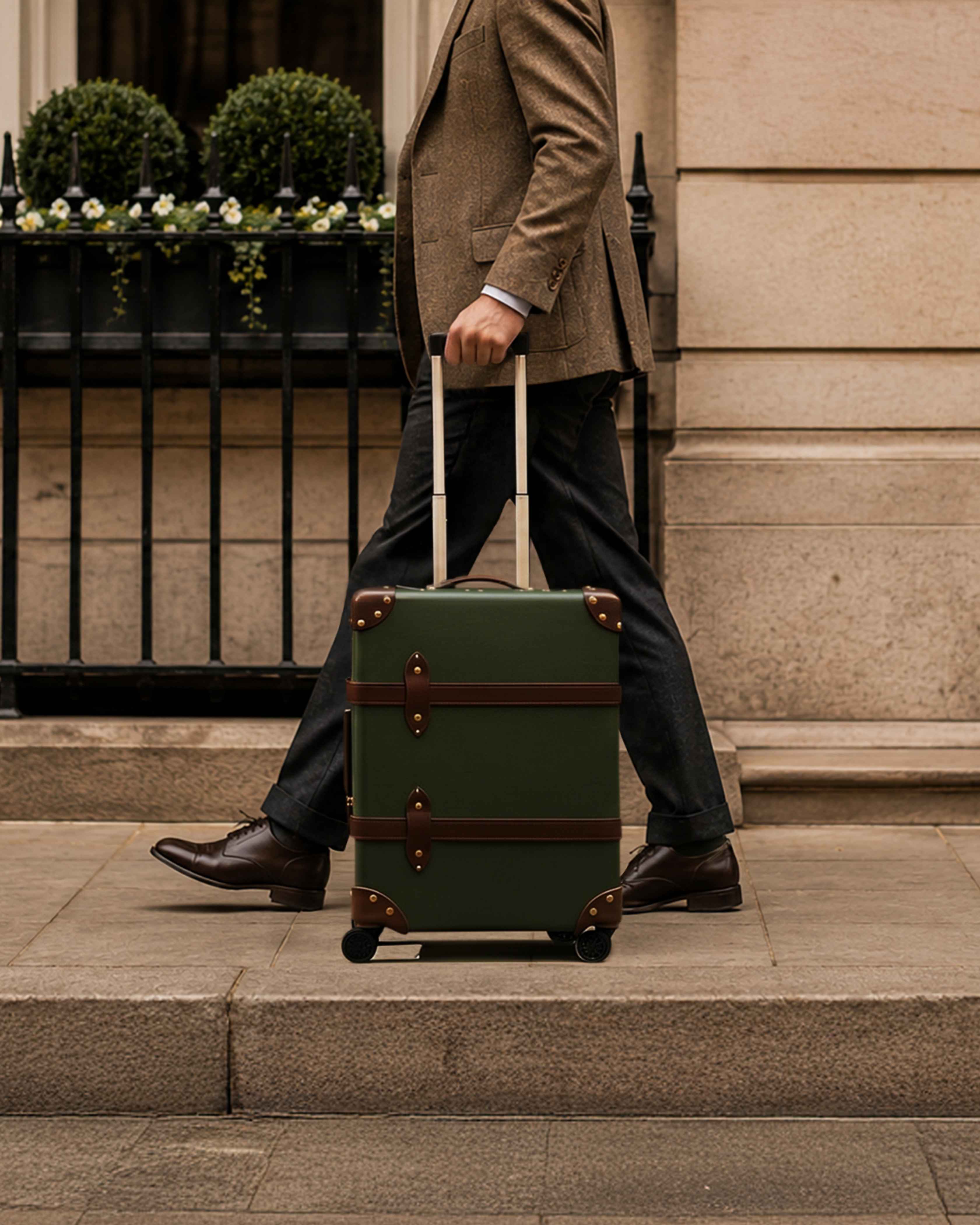 GLOBE-TROTTER