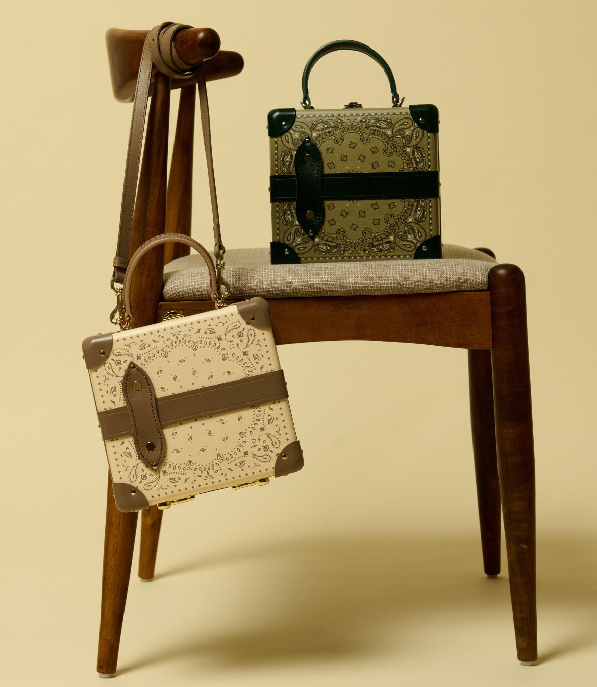 GLOBE-TROTTER