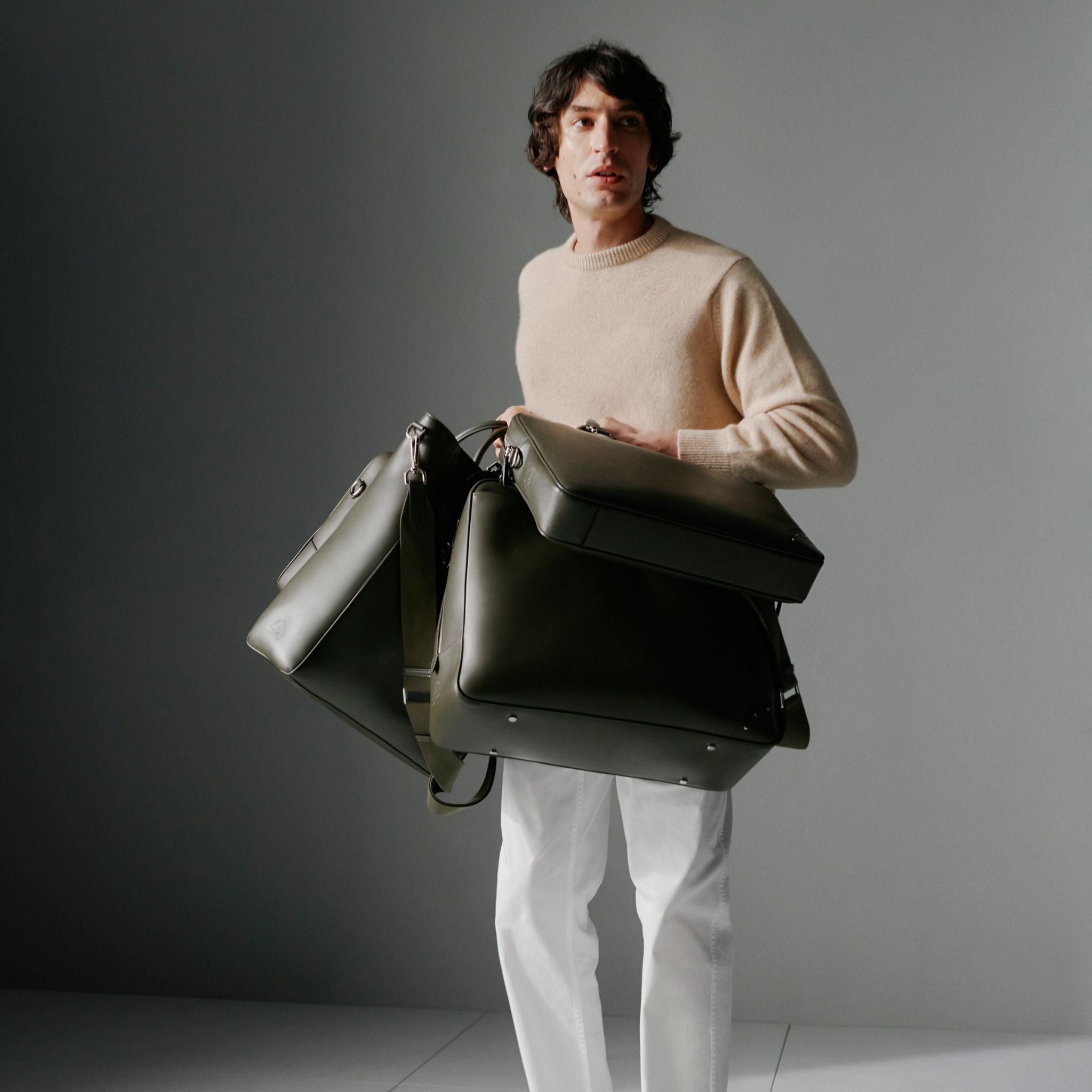 ボストンバッグ GLOBE TROTTER Globe-Trotter | Leather Weekend Bag | Black | Metropolis Collection