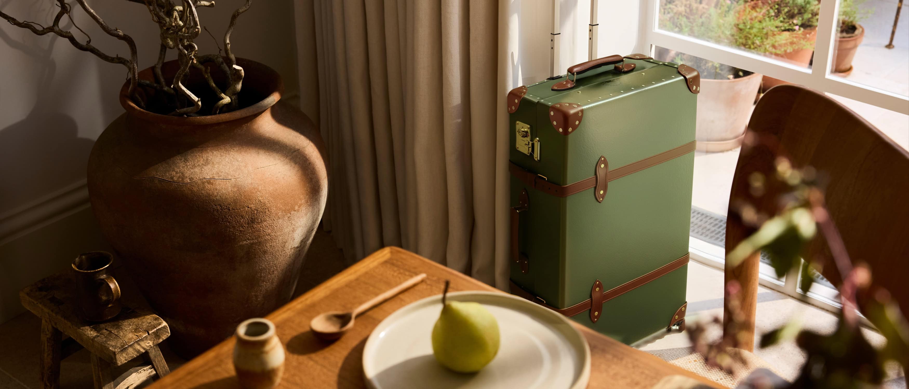 GLOBE-TROTTER